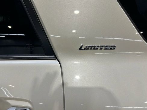 Used 2017 Toyota 4Runner Limited image 7