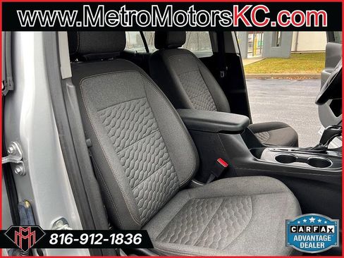Used 2021 Chevrolet Equinox LT image 32