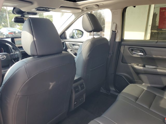 Certified 2025 Nissan Rogue SL w/ SL Premium Package FWD image 34