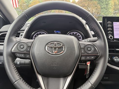 Used 2022 Toyota Camry SE w/ Carpet Mat Package (TMS) FWD image 14