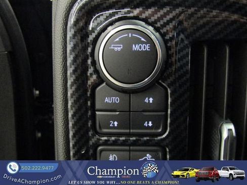 Used 2020 Chevrolet Silverado 1500 LT Trail Boss w/ Midnight Edition AWD/4WD image 31