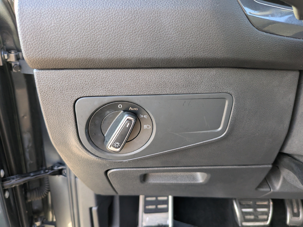Certified 2023 Volkswagen Tiguan SE R-Line FWD image 26