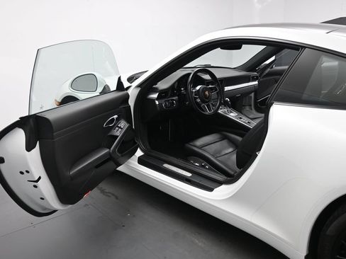 Used 2017 Porsche 911 Carrera RWD image 7