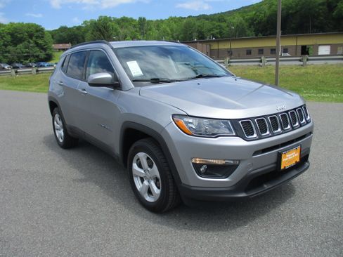 Certified 2021 Jeep Compass Latitude w/ Convenience Group AWD/4WD image 3
