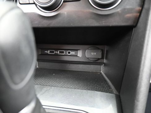 Used 2019 Volkswagen Tiguan SEL image 27