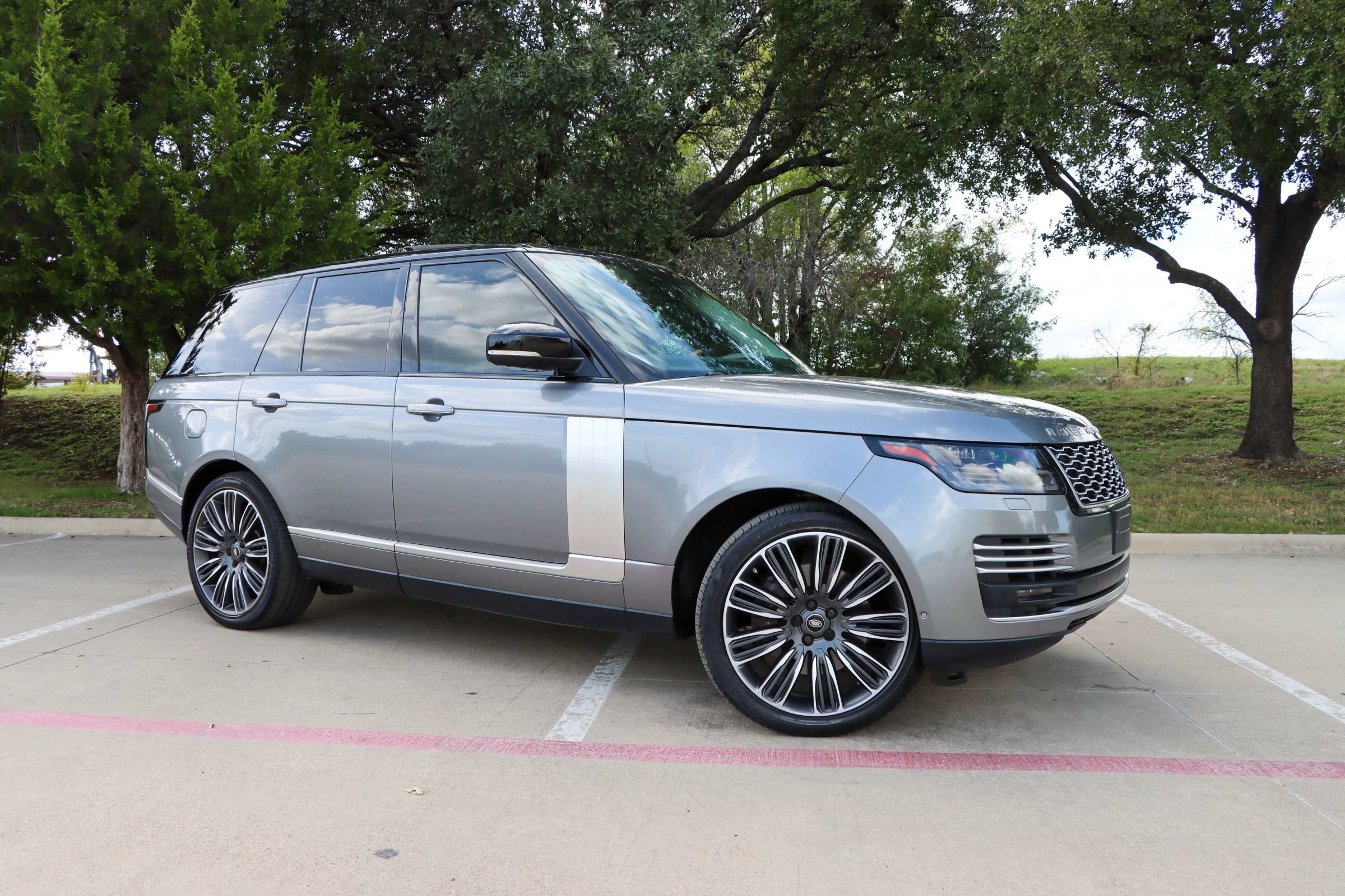 Used 2020 Land Rover Range Rover Autobiography AWD/4WD image 1