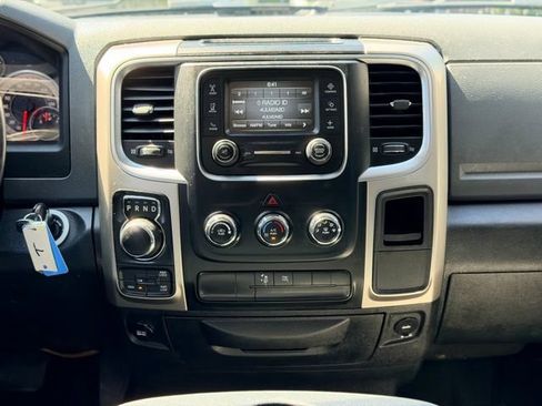Used 2015 RAM 1500 Classic SLT w/ SLT Plus D←cor Group AWD/4WD image 18