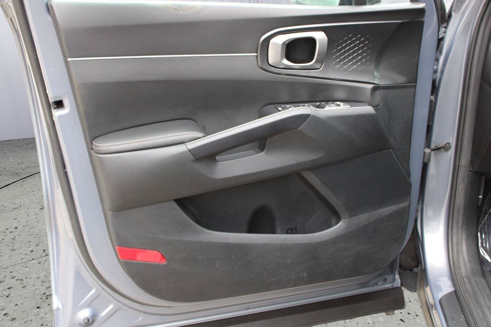 Used 2023 Kia Sorento S w/ Panoramic Sunroof Package FWD image 48