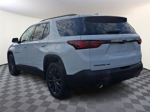 Used 2023 Chevrolet Traverse RS image 7