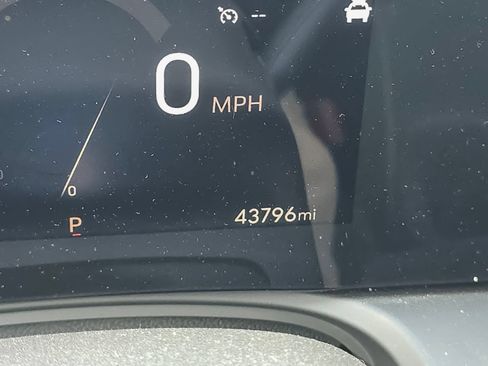 Used 2024 Buick Encore GX Sport Touring AWD/4WD image 21
