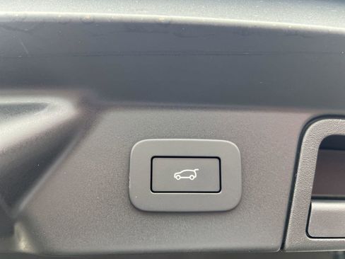 New 2025 Land Rover Range Rover Velar Dynamic SE AWD/4WD image 32