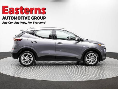 Used 2023 Chevrolet Bolt EUV LT w/ Driver Confidence Package FWD image 4