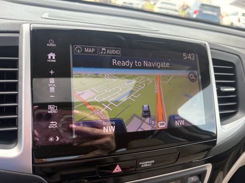 Certified 2018 Honda Pilot Touring image 20