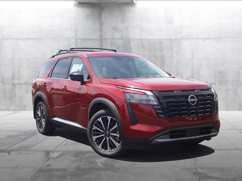 New 2026 Nissan Pathfinder Platinum AWD/4WD image 2