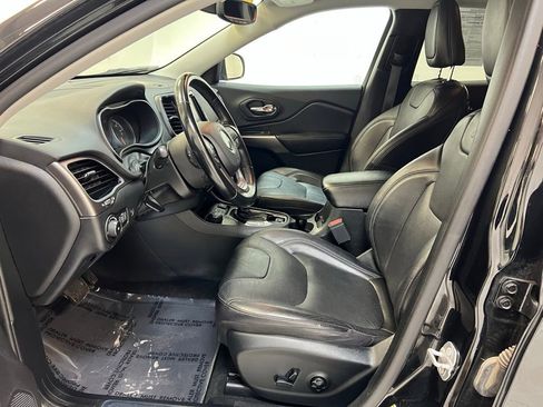 Used 2020 Jeep Cherokee Limited w/ Technology Group AWD/4WD image 14
