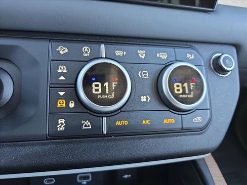 Used 2023 Land Rover Defender 110 X-Dynamic SE image 22