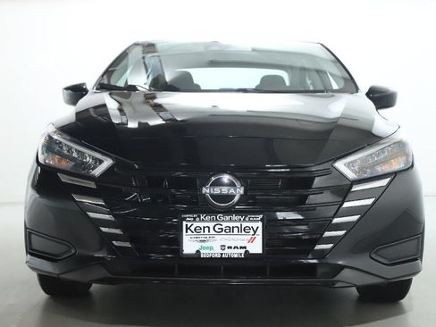 Used 2025 Nissan Versa SV w/ Trunk Package FWD image 5