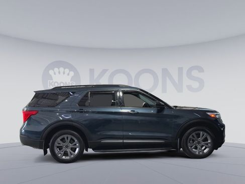 Used 2022 Ford Explorer XLT w/ Equipment Group 202A AWD/4WD image 12