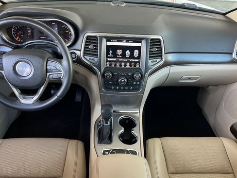 Used 2018 Jeep Grand Cherokee Limited w/ Luxury Group II AWD/4WD image 17