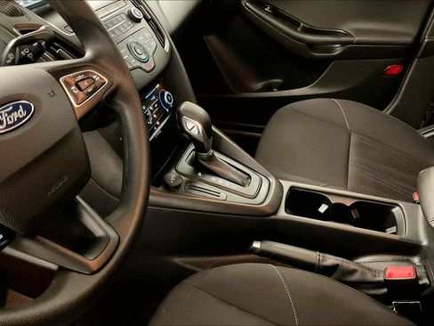 Used 2018 Ford Focus SE image 16