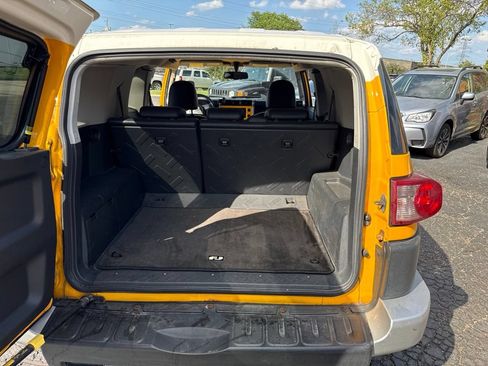 Used 2009 Toyota FJ Cruiser 4WD image 9