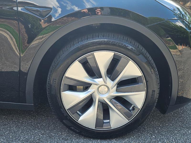 Used 2023 Tesla Model Y Long Range AWD/4WD image 16