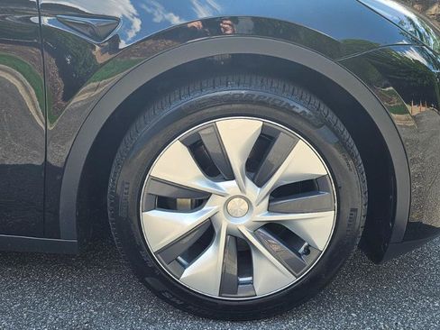 Used 2023 Tesla Model Y Long Range AWD/4WD image 16