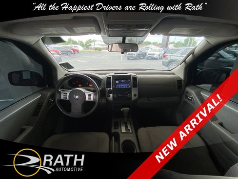 Used 2019 Nissan Frontier SV AWD/4WD image 14