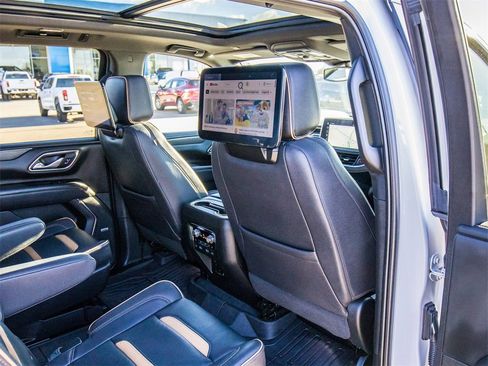 Used 2023 GMC Yukon XL AT4 w/ AT4 Premium Plus Package image 25