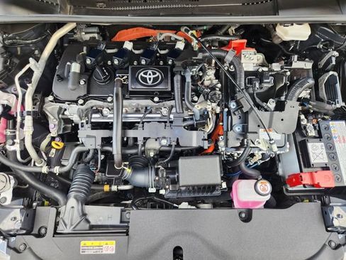 Certified 2025 Toyota Corolla LE FWD image 31