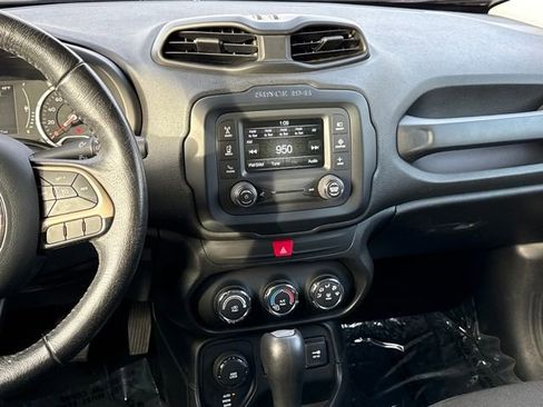 Used 2016 Jeep Renegade Latitude image 12
