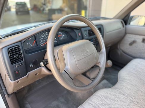 Used 1998 Toyota Tacoma 2WD Regular Cab image 17