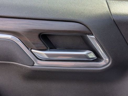 Used 2025 GMC Sierra 1500 SLT image 29