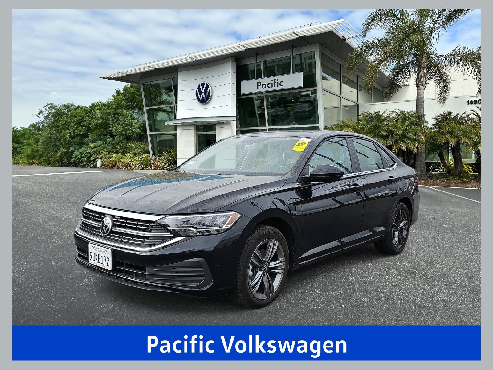 Used 2023 Volkswagen Jetta SE FWD image 1