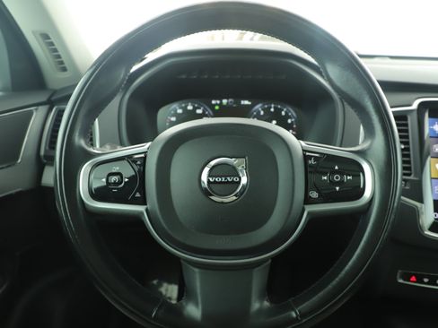 Used 2022 Volvo XC90 T5 Momentum w/ Climate Package image 18