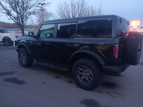 New 2025 Ford Bronco Badlands image 9
