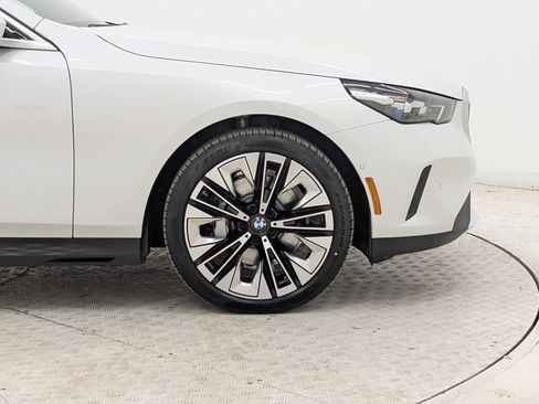 New 2026 BMW 530i RWD image 12