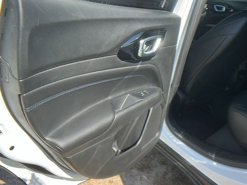 New 2025 Jeep Compass Latitude w/ Altitude Special Edition image 18