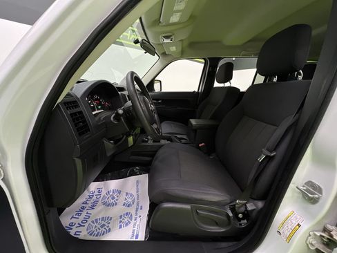 Used 2012 Jeep Liberty Sport AWD/4WD image 17
