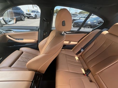 Used 2021 BMW 530i xDrive w/ Premium Package AWD/4WD image 3