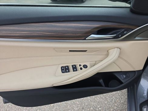 Used 2023 BMW 530i xDrive w/ Convenience Package image 19