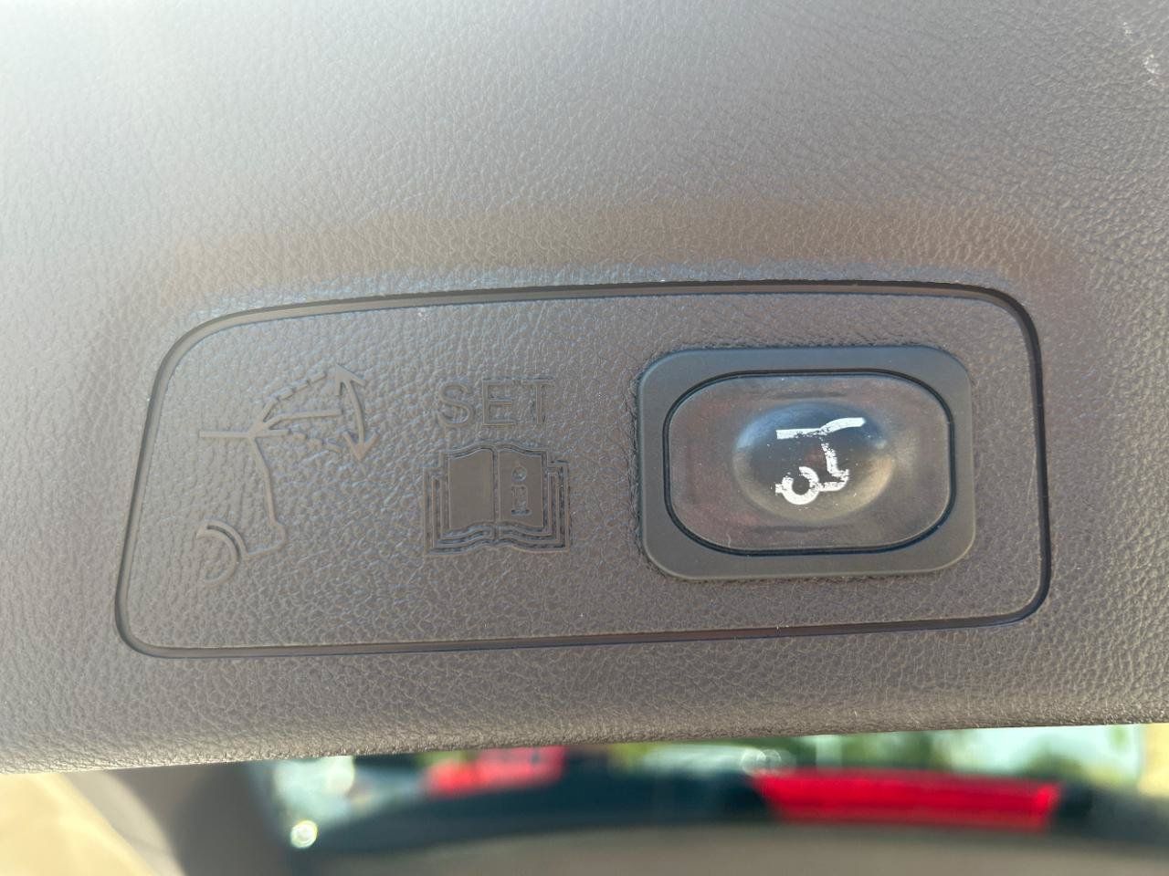 Used 2018 Lincoln MKC Reserve FWD image 23