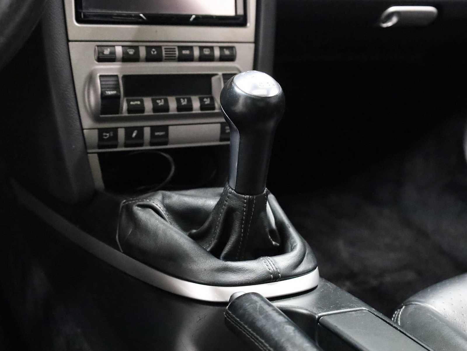 Used 2005 Porsche 911 Carrera S RWD image 29