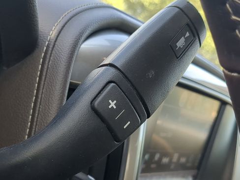 Used 2018 Chevrolet Silverado 1500 LTZ Z71 image 31