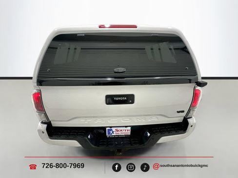Used 2021 Toyota Tacoma TRD Off-Road w/ Technology Package AWD/4WD image 7