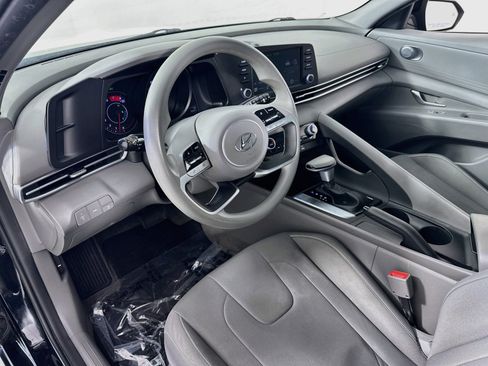 Used 2023 Hyundai Elantra SEL w/ Cargo Package FWD image 9
