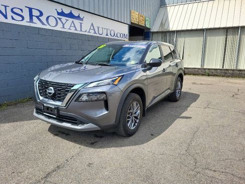Used 2023 Nissan Rogue S AWD/4WD image 2