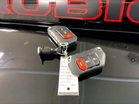 Used 2022 Jeep Wrangler Unlimited Rubicon w/ Steel Bumper Group image 14