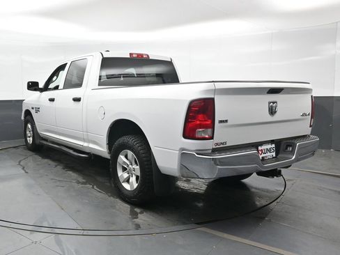 Used 2022 RAM 1500 Classic SLT AWD/4WD image 9