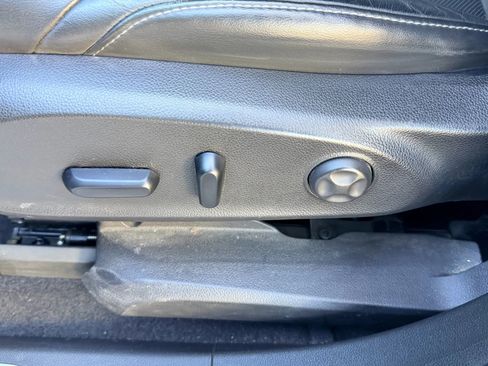 Used 2019 Buick Envision Essence image 17